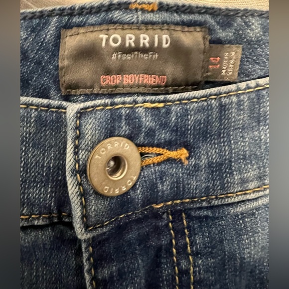 Torrid Woman’s Blue Boyfriend Jeans Raw Hem - Picture 3 of 4